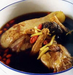 gà hầm ngũ vị tử
